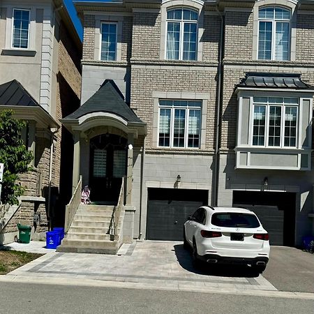2 Bedroom With 2 Ensuites Unit In Richmond Hill Exteriér fotografie